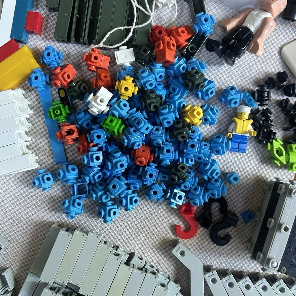 Vintage Fisher Price Construx 283pcs Building Mixed Parts Yellow Hard Case 1980s